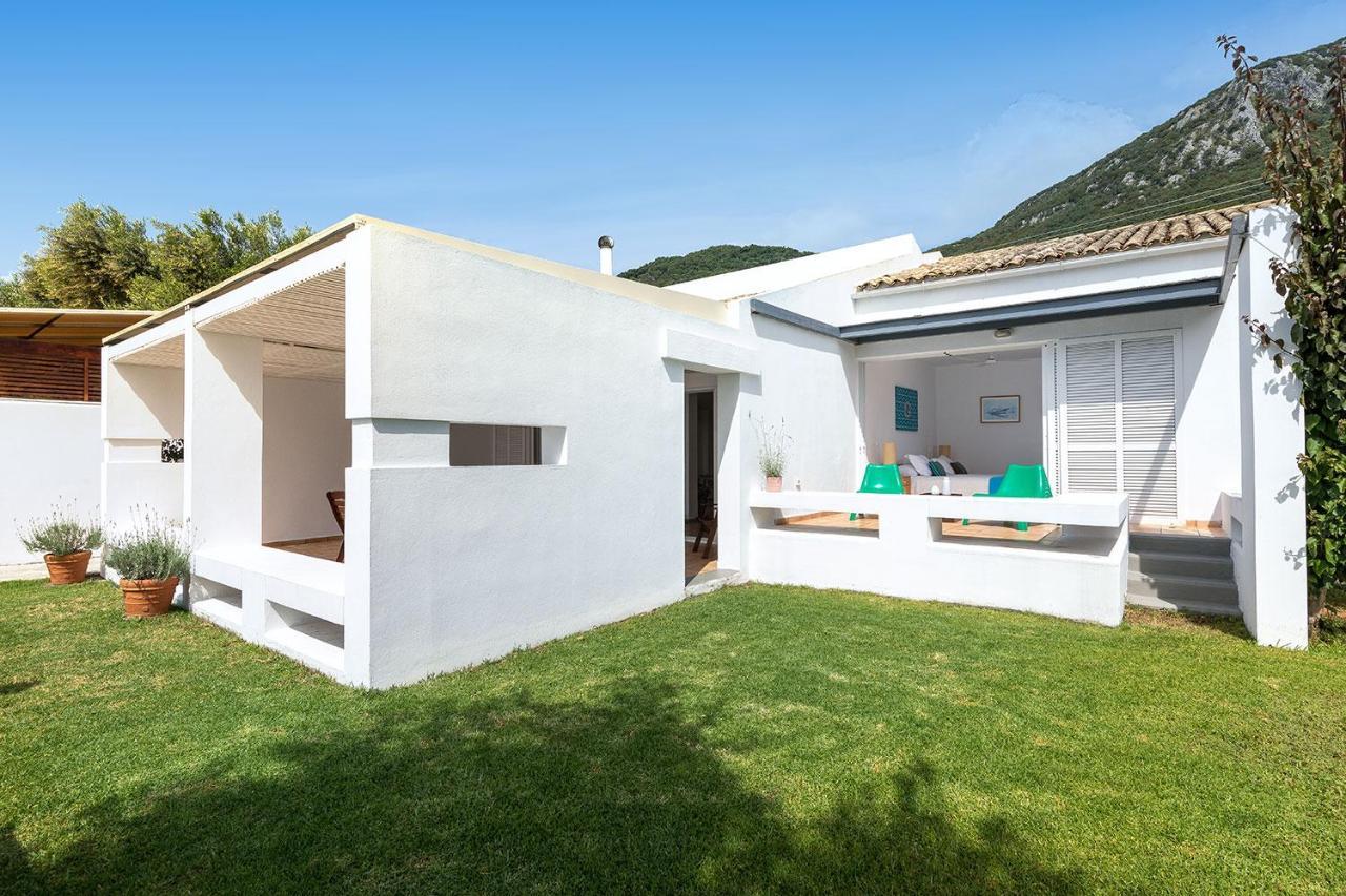 Villa Piedra Del Mar Beachfront By Villa2Be Barbati Exterior foto